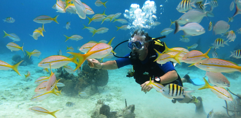 Wlodek Sass diving in Cayo Santa Maria